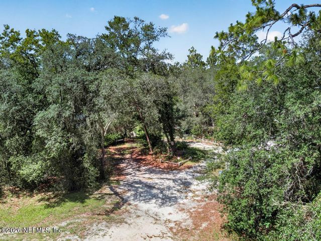 101 POND Circle, Interlachen, FL 32148