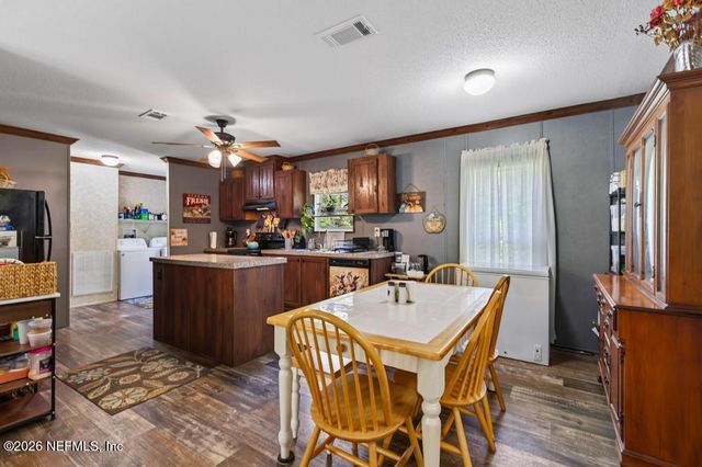 101 POND Circle, Interlachen, FL 32148