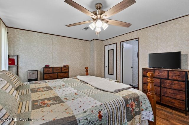 101 POND Circle, Interlachen, FL 32148