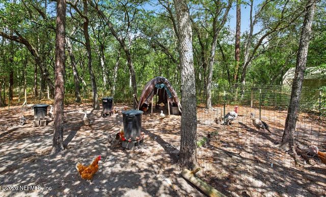 101 POND Circle, Interlachen, FL 32148