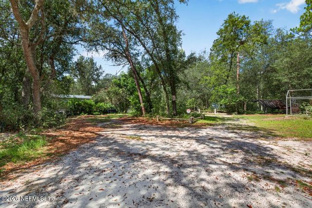 101 POND Circle, Interlachen, FL 32148