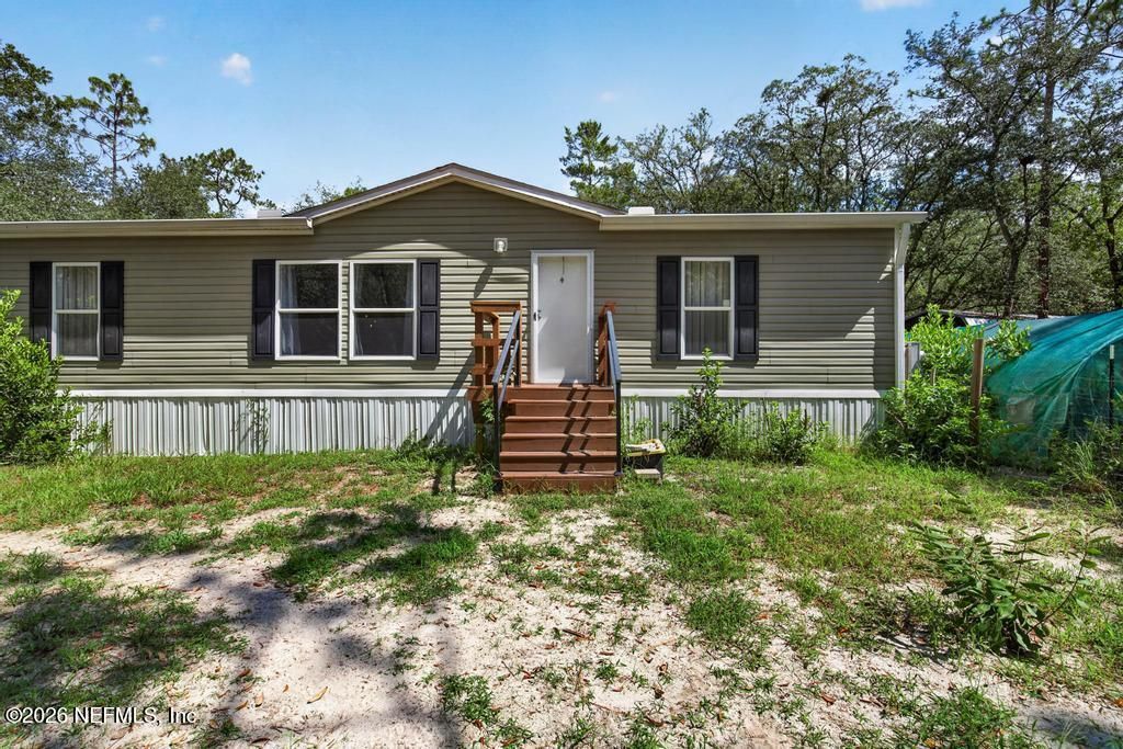 101 POND Circle, Interlachen, FL 32148