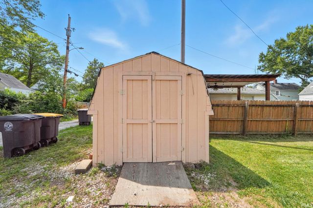 1653 Rosemont Drive, Fort Wayne, IN 46808