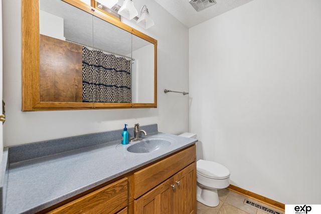 4840 S 65th Street, Lincoln, NE 68516