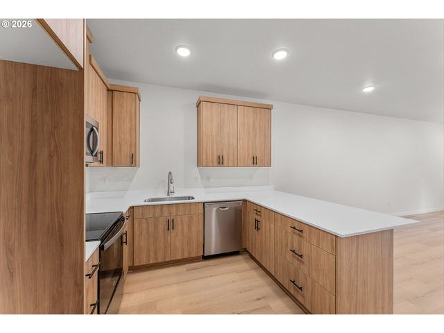 14142 Holcomb Blvd, Oregon City, OR 97045