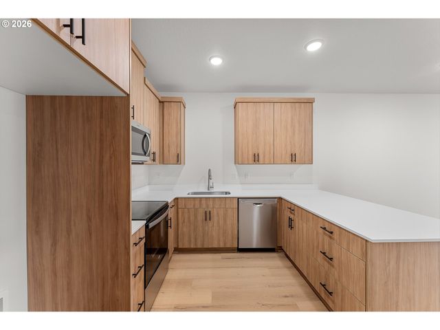 14142 Holcomb Blvd, Oregon City, OR 97045
