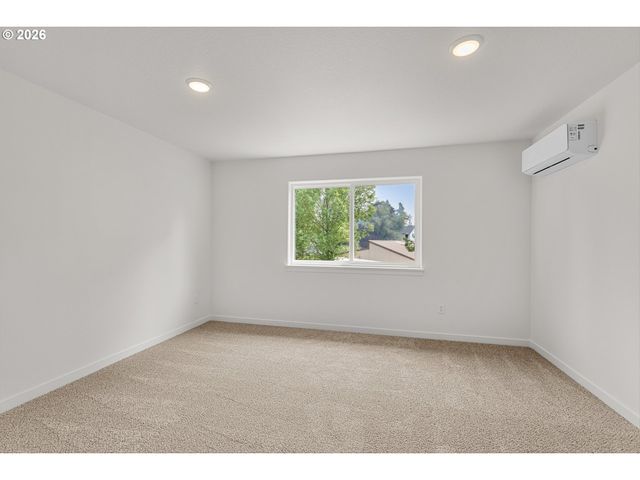 14142 Holcomb Blvd, Oregon City, OR 97045