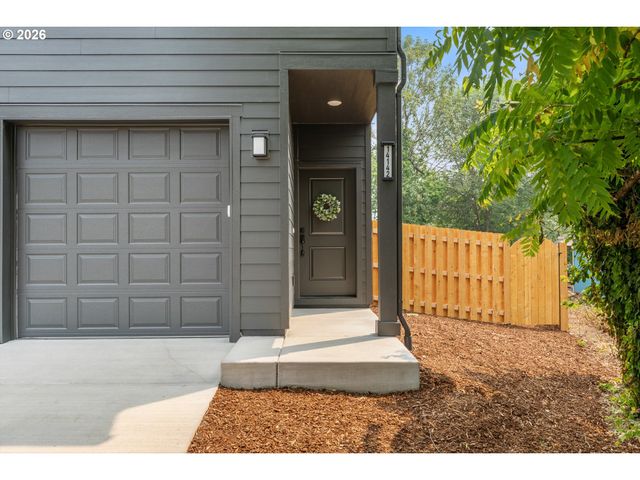 14142 Holcomb Blvd, Oregon City, OR 97045