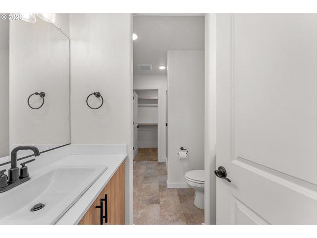 14142 Holcomb Blvd, Oregon City, OR 97045