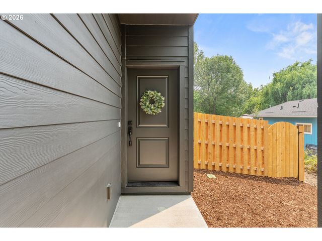 14142 Holcomb Blvd, Oregon City, OR 97045