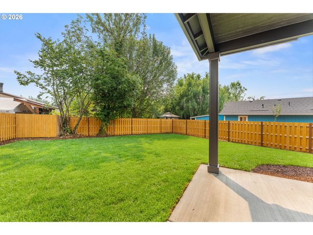 14142 Holcomb Blvd, Oregon City, OR 97045