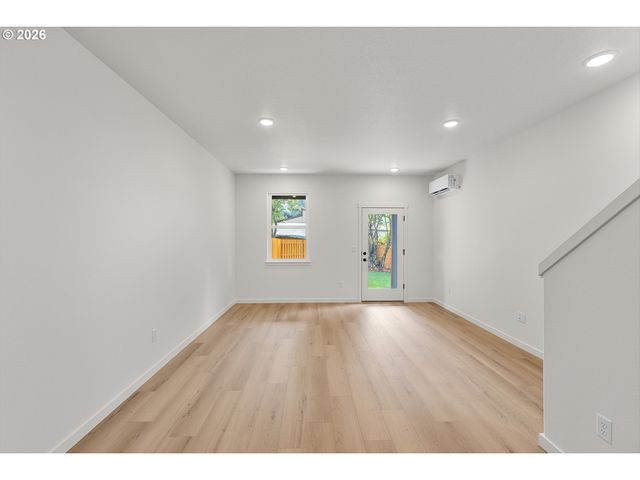 14142 Holcomb Blvd, Oregon City, OR 97045