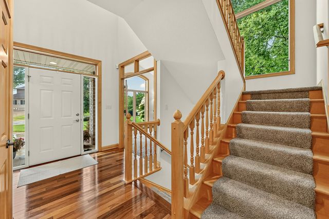 5015 Regal Oak Lane SW, Rochester, MN 55902