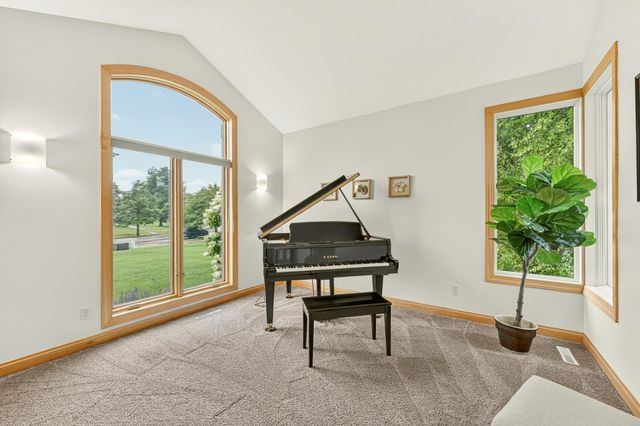 5015 Regal Oak Lane SW, Rochester, MN 55902