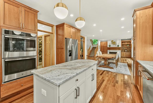 5015 Regal Oak Lane SW, Rochester, MN 55902
