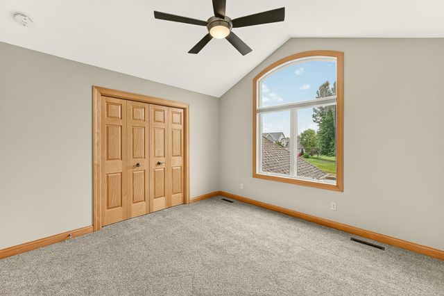 5015 Regal Oak Lane SW, Rochester, MN 55902