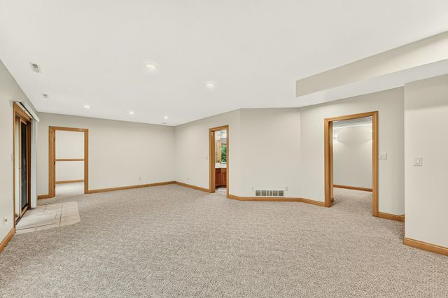 5015 Regal Oak Lane SW, Rochester, MN 55902