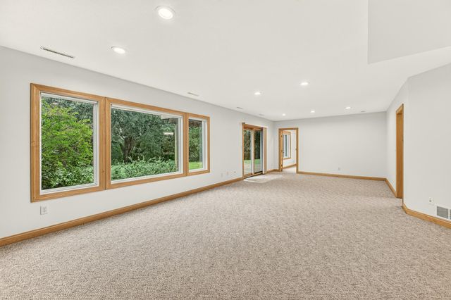 5015 Regal Oak Lane SW, Rochester, MN 55902