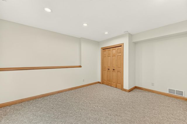 5015 Regal Oak Lane SW, Rochester, MN 55902