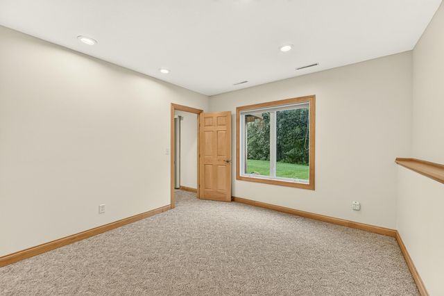 5015 Regal Oak Lane SW, Rochester, MN 55902