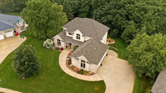 5015 Regal Oak Lane SW, Rochester, MN 55902
