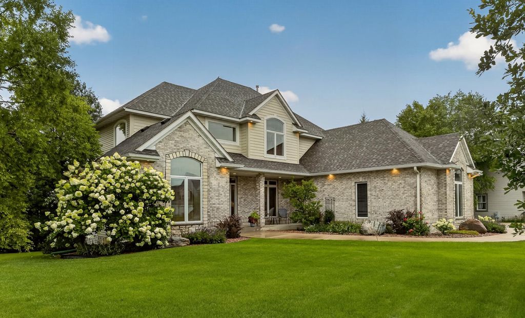 5015 Regal Oak Lane SW, Rochester, MN 55902