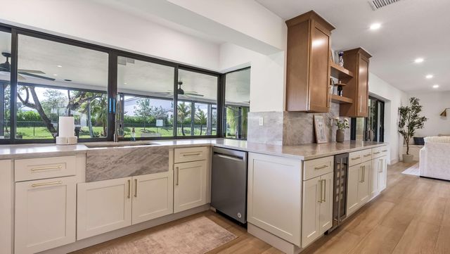 4761 SW 72nd Avenue, Davie, FL 33314