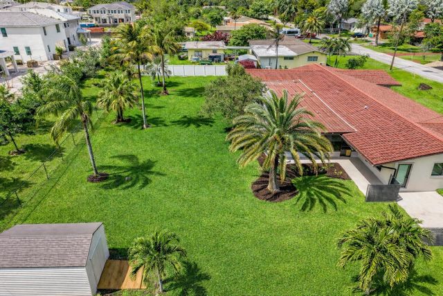 4761 SW 72nd Avenue, Davie, FL 33314