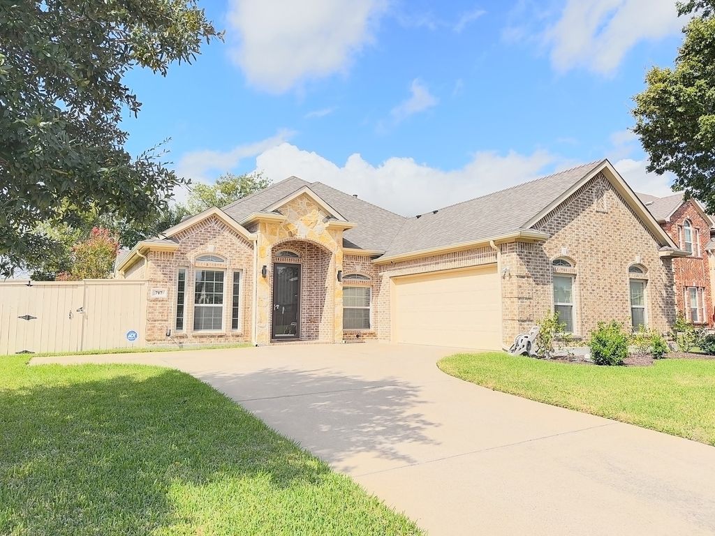 717 Keswick Drive, Desoto, TX 75115 — photo 2