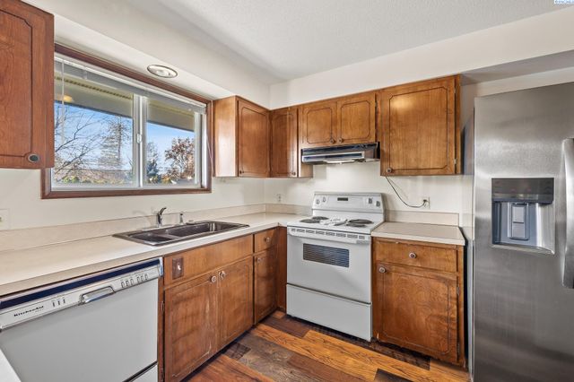 3124 S Cascade St, Kennewick, WA 99337