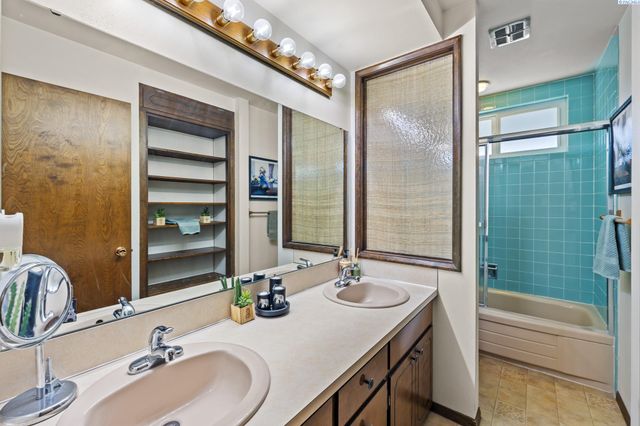 3124 S Cascade St, Kennewick, WA 99337