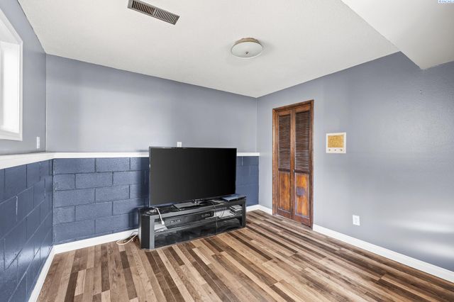 3124 S Cascade St, Kennewick, WA 99337