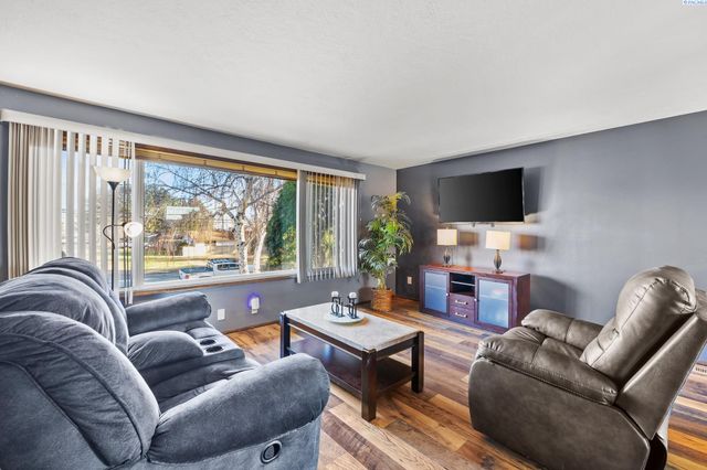 3124 S Cascade St, Kennewick, WA 99337