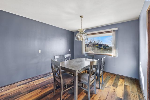 3124 S Cascade St, Kennewick, WA 99337