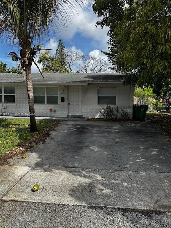 5221 NW 15th Ct, Lauderhill, FL 33313