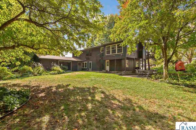 117 Marquette Avenue, North Mankato, MN 56003