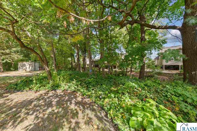 117 Marquette Avenue, North Mankato, MN 56003