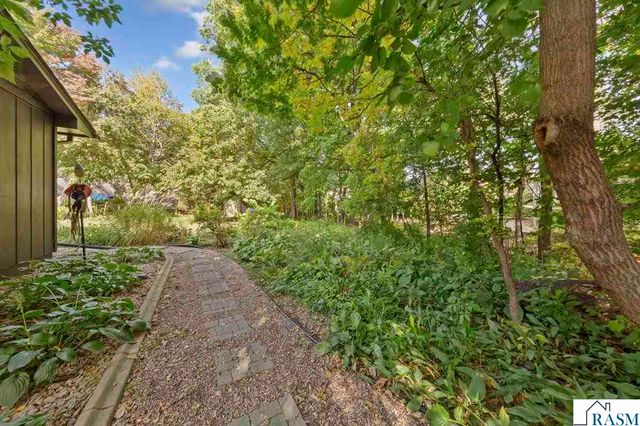 117 Marquette Avenue, North Mankato, MN 56003