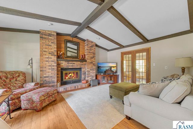 117 Marquette Avenue, North Mankato, MN 56003