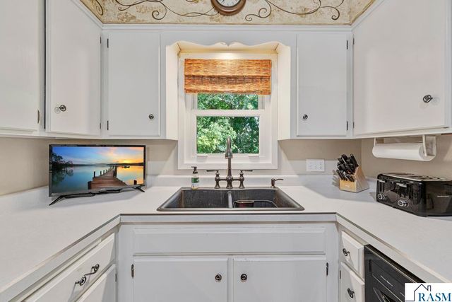 117 Marquette Avenue, North Mankato, MN 56003