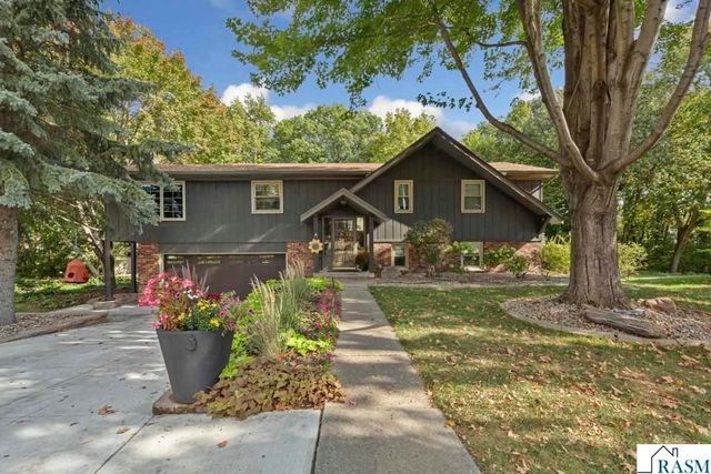 117 Marquette Avenue, North Mankato, MN 56003