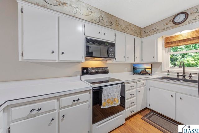 117 Marquette Avenue, North Mankato, MN 56003