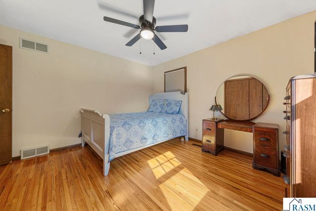 117 Marquette Avenue, North Mankato, MN 56003