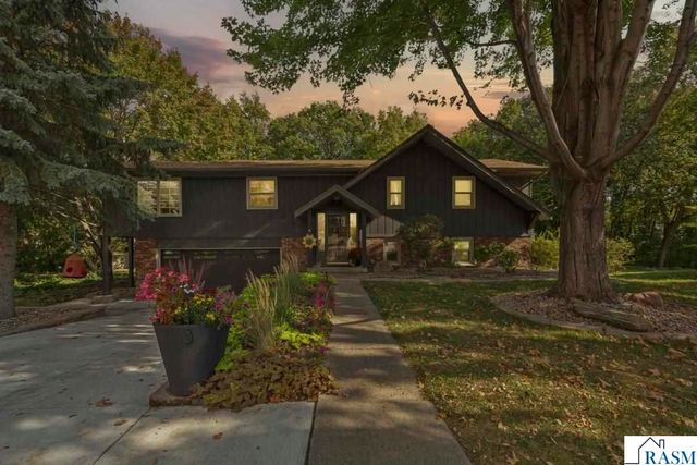 117 Marquette Avenue, North Mankato, MN 56003