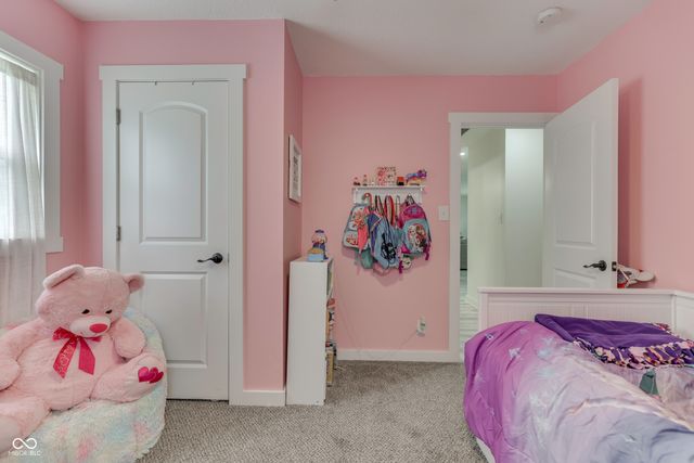 419 Hollybrook Drive, New Whiteland, IN 46184