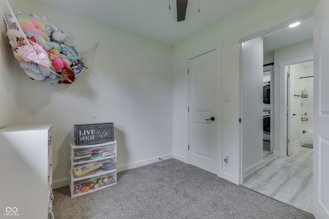 419 Hollybrook Drive, New Whiteland, IN 46184