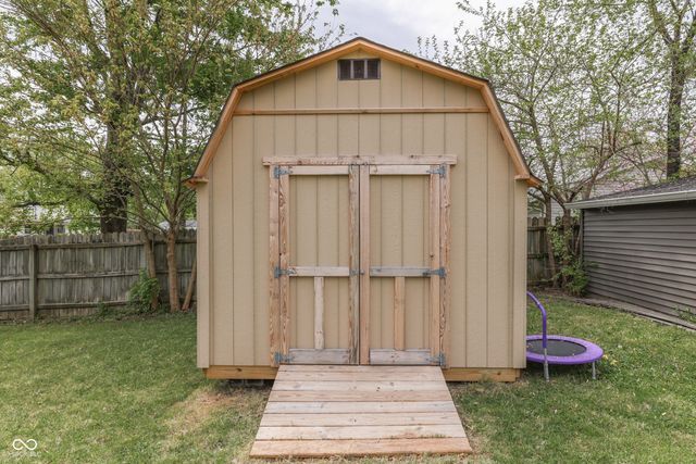 419 Hollybrook Drive, New Whiteland, IN 46184