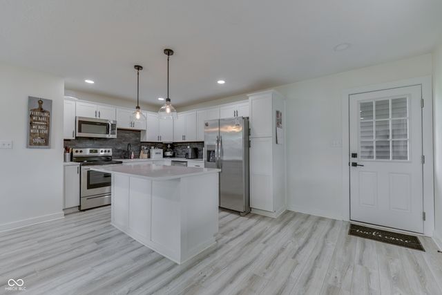 419 Hollybrook Drive, New Whiteland, IN 46184