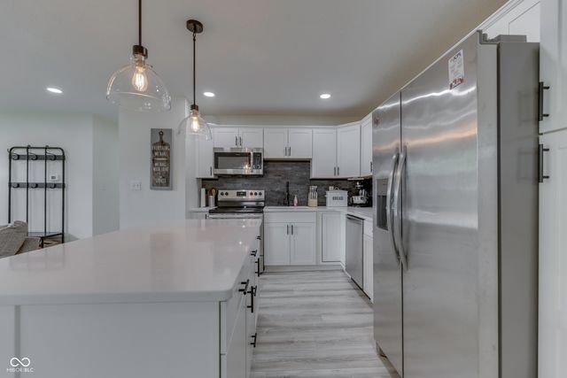 419 Hollybrook Drive, New Whiteland, IN 46184