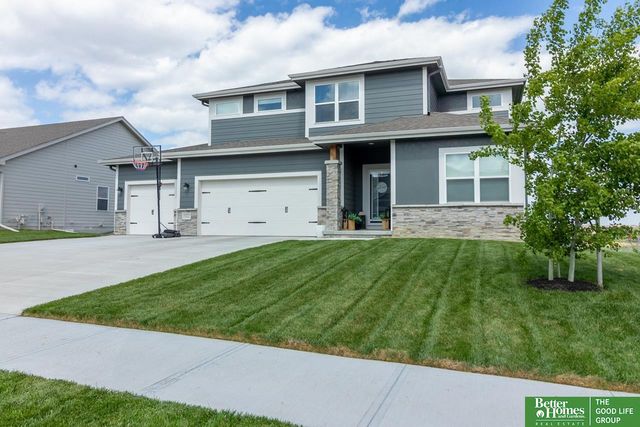 10217 S 109 Street, Papillion, NE 68046